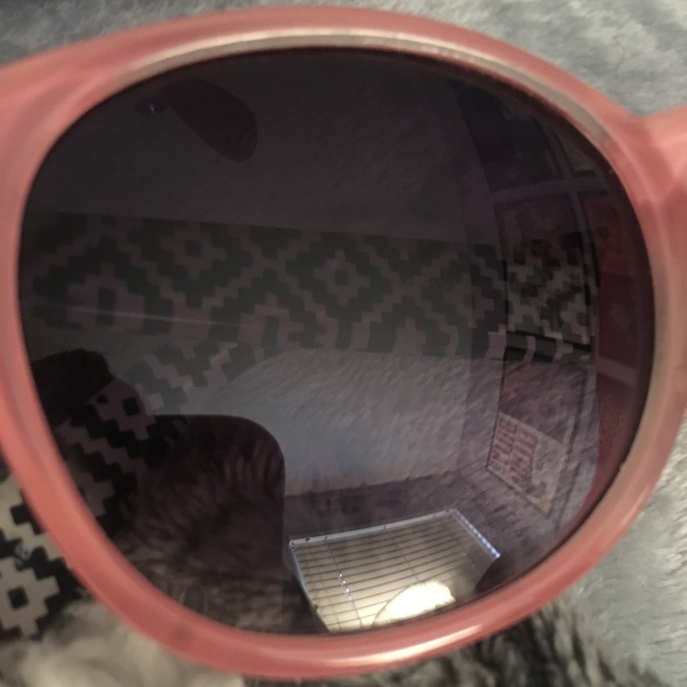 Plastic sunglasses - Picture 5 of 5